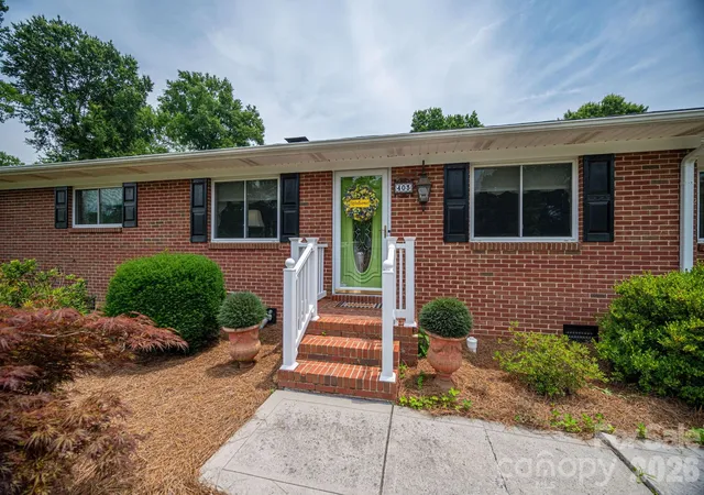 Homes for sale in Cherryville, NC | 403 W Old Post Rd, Cherryville, NC 28021 | MLS# 4383564