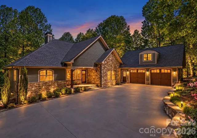 Single family home for sale at 20 Fernridge Ct, Flat Rock, NC 28731 | MLS# 4383605