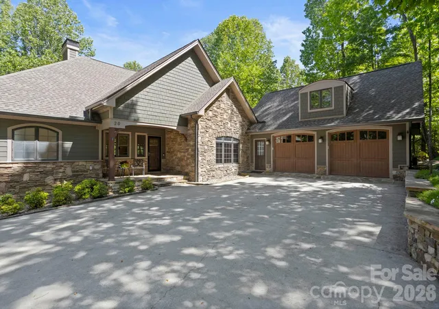 Homes for sale in Flat Rock, NC | 20 Fernridge Ct, Flat Rock, NC 28731 | MLS# 4383605