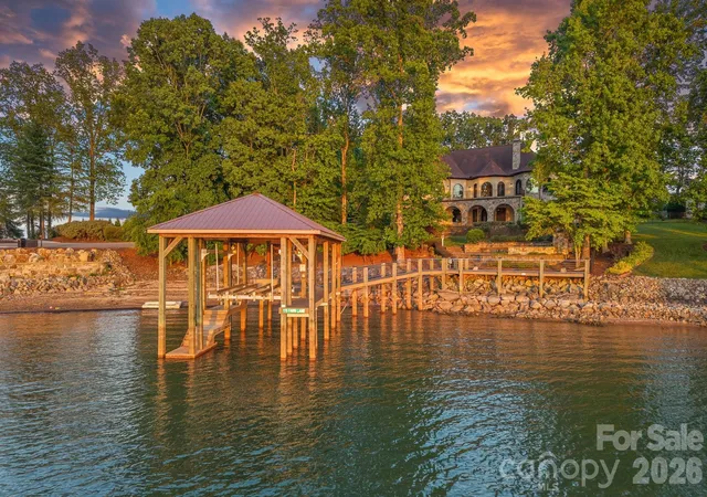 Photo 2 of Single family home for sale at 170 Fawn Ln, Mooresville, NC 28117 | MLS# 4383666 | Listing updated on 2026-08-23