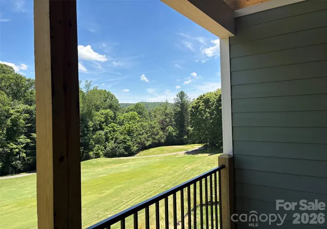 Homes for sale in Hendersonville, NC | 148 Triple Fairways Dr, Hendersonville, NC 28739 | MLS# 4383707
