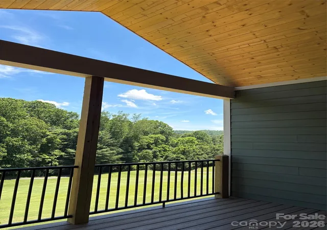 Homes for sale in Hendersonville, NC | 148 Triple Fairways Dr, Hendersonville, NC 28739 | MLS# 4383707