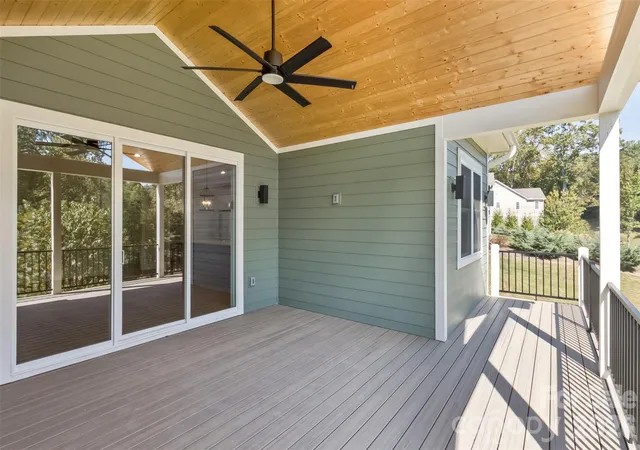 Photo 3 of Single family home for sale at 148 Triple Fairways Dr, Hendersonville, NC 28739 | MLS# 4383707 | Listing updated on 2026-10-12