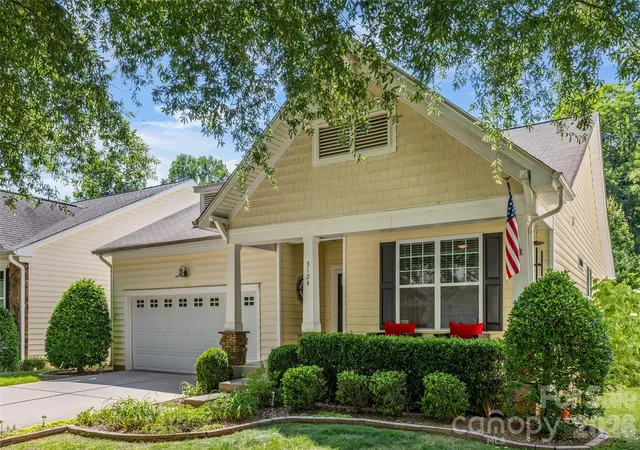 Photo 3 of Single family home for sale at 3124 Streamhaven Dr, Fort Mill, SC 29707 | MLS# 4383726 | Listing updated on 2026-08-27