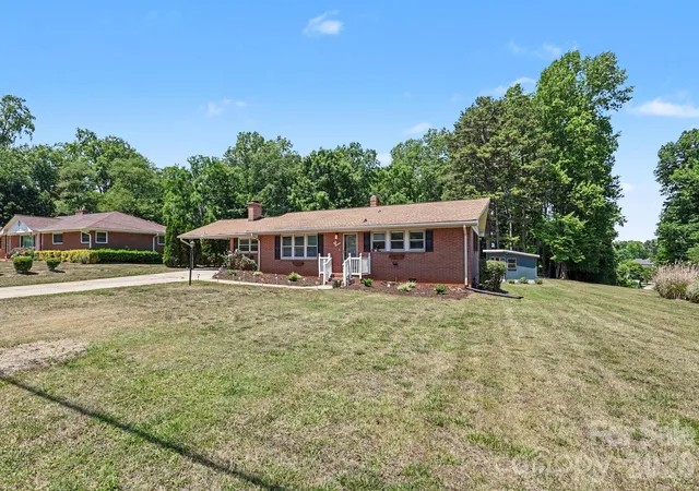 Homes for sale in Salisbury, NC | 1210 Edgedale Dr, Salisbury, NC 28144 | MLS# 4383729