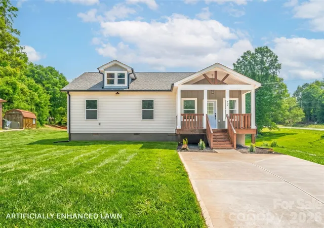 Homes for sale in Cherryville, NC | 402 Pine Grove Ave, Cherryville, NC 28021 | MLS# 4383733