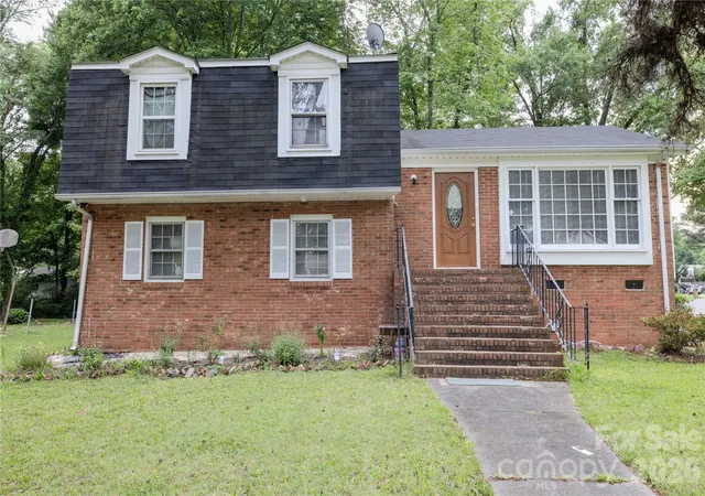 Photo 1 of Single family home for sale at 2545 Cedarwild Rd, Charlotte, NC 28212 | MLS# 4383741 | Listing updated on 2026-09-27