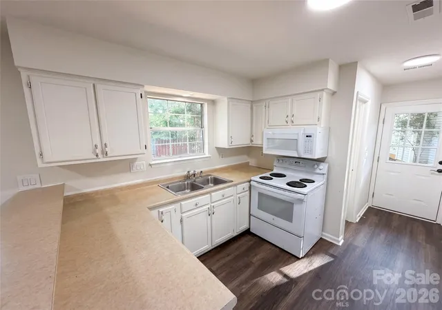 2nd image of 4720 Topsail Ct, Charlotte, NC 28212 | MLS# 4383742