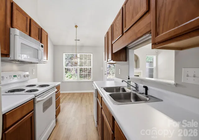 5th image of 7616 Silver Arrow Dr, Charlotte, NC 28273 | MLS# 4383749