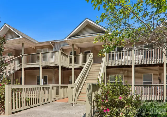 Photo 3 of Condo for sale at 515 Carrington Pl #515, Arden, NC 28704 | MLS# 4383772 | Listing updated on 2026-08-26