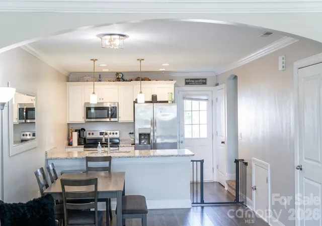 Photo 4 of Townhouse for sale at 1629 Oak Leaf Dr, Hickory, NC 28601 | MLS# 4383782 | Listing updated on 2026-09-22