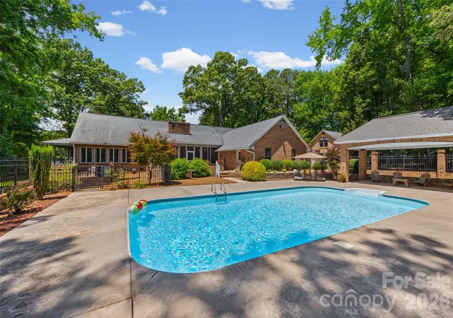 Homes for sale in Charlotte, NC | 16105 Langston Dr, Charlotte, NC 28278 | MLS# 4383819
