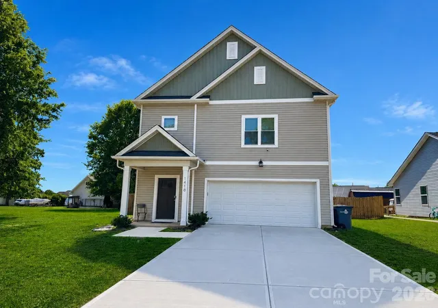 Photo 1 of Single family home for sale at 1418 Azalea Ave, Kannapolis, NC 28081 | MLS# 4383823 | Listing updated on 2026-09-01