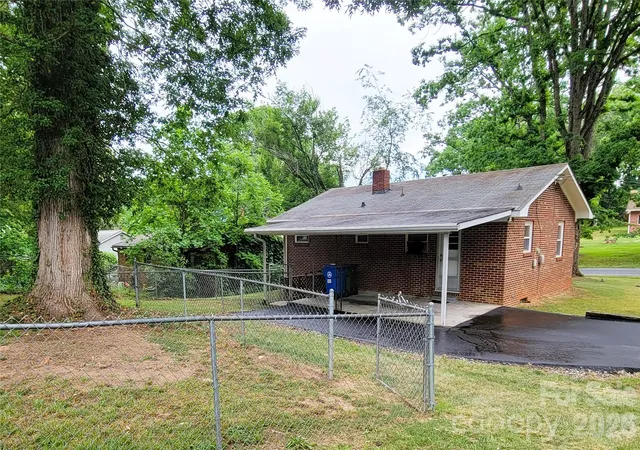 Photo 1 of Single family home for sale at 45 Browndale Rd, Asheville, NC 28805 | MLS# 4383844 | Listing updated on 2026-10-06