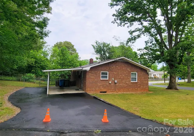Photo 2 of Single family home for sale at 45 Browndale Rd, Asheville, NC 28805 | MLS# 4383844 | Listing updated on 2026-10-06