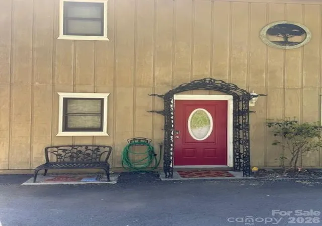 Photo 4 of Single family home for sale at 918 Plott Balsam Rd, Maggie Valley, NC 28751 | MLS# 4383857 | Listing updated on 2026-09-03