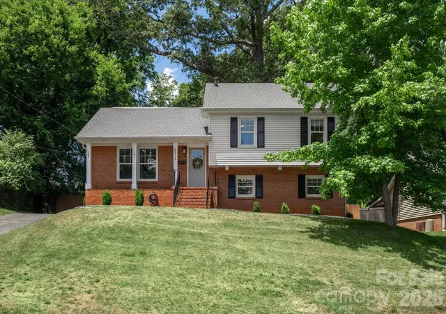 1st image of 6912 Woodstock Dr, Charlotte, NC 28210 | MLS# 4383867