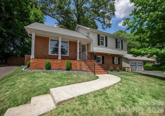 2nd image of 6912 Woodstock Dr, Charlotte, NC 28210 | MLS# 4383867