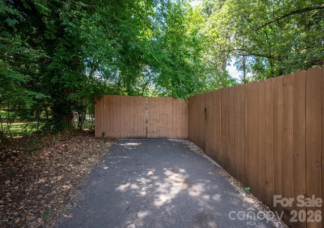 30th image of 6912 Woodstock Dr, Charlotte, NC 28210 | MLS# 4383867
