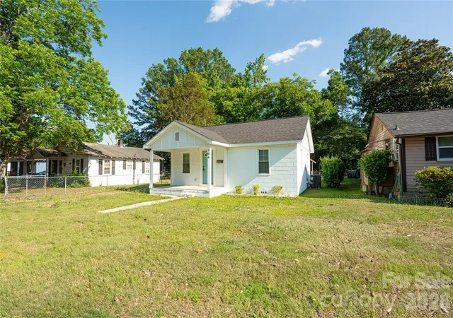 3rd image of 906 Gladstone St, Florence, SC 29501 | MLS# 4383891