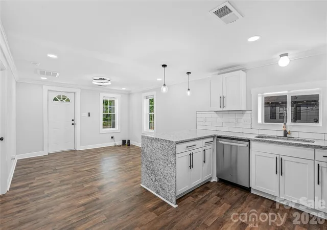4th image of 906 Gladstone St, Florence, SC 29501 | MLS# 4383891