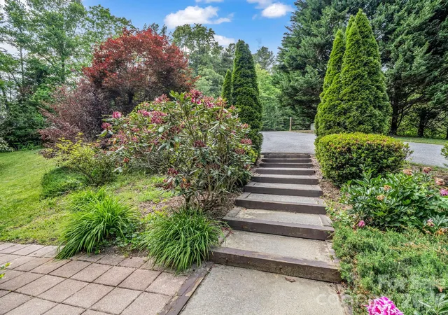 3rd image of 165 Dream Rd, Hendersonville, NC 28792 | MLS# 4383909