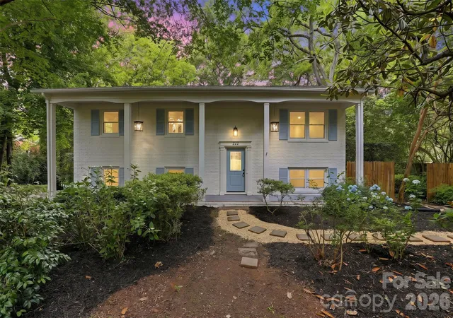 Photo 1 of Single family home for sale at 222 Sherwood Cir, Rock Hill, SC 29730 | MLS# 4383917 | Listing updated on 2026-09-24