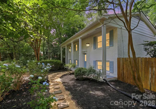 Photo 2 of Single family home for sale at 222 Sherwood Cir, Rock Hill, SC 29730 | MLS# 4383917 | Listing updated on 2026-09-24