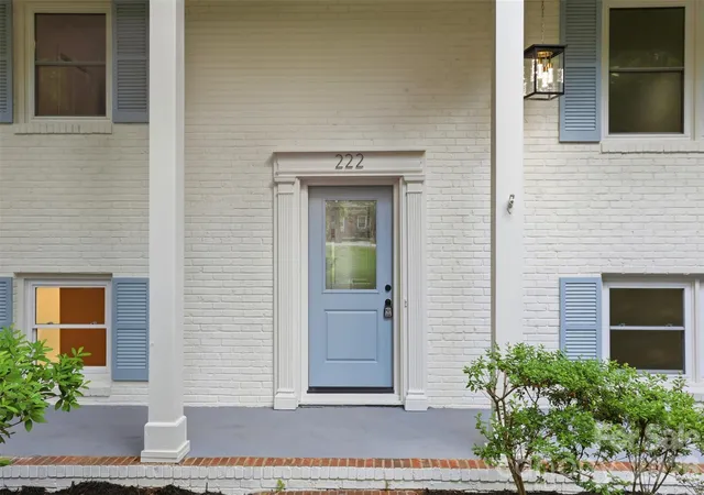 Photo 3 of Single family home for sale at 222 Sherwood Cir, Rock Hill, SC 29730 | MLS# 4383917 | Listing updated on 2026-09-24