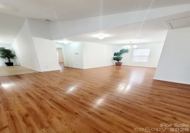 4th image of 2416 Buckleigh Dr, Charlotte, NC 28215 | MLS# 4383918