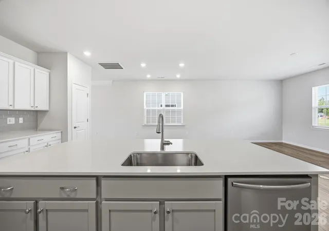 Photo 4 of Single family home for sale at 174 White Apple Way, Statesville, NC 28625 | MLS# 4383923 | Listing updated on 2026-09-23