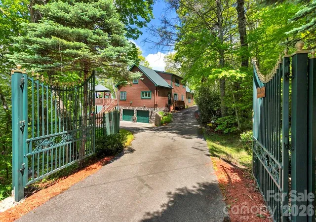 Photo 2 of Single family home for sale at 35 Falcon Crst Loop, Maggie Valley, NC 28751 | MLS# 4383924 | Listing updated on 2026-08-26