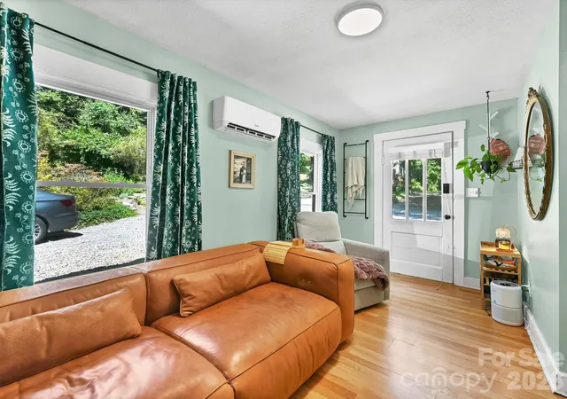 Homes for sale in Asheville, NC | 24 Chatham Rd, Asheville, NC 28804 | MLS# 4383926