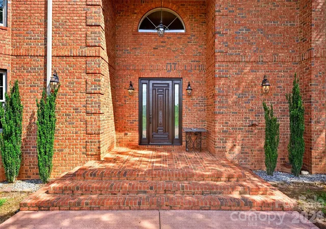 Photo 3 of Mansion for sale at 502 Hickory Holw Rd, Inman, SC 29349 | MLS# 4383931 | Listing updated on 2026-09-01