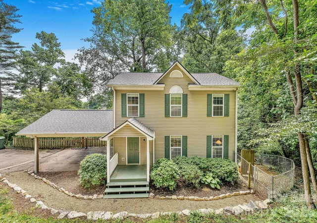 Homes for sale in Asheville, NC | 1 Pickwick Rd, Asheville, NC 28803 | MLS# 4383944