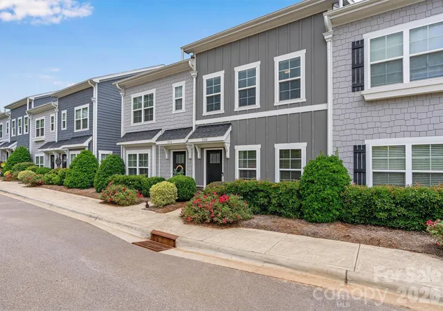 Homes for sale in Denver, NC | 1148 Almerton Dr, Denver, NC 28037 | MLS# 4383946
