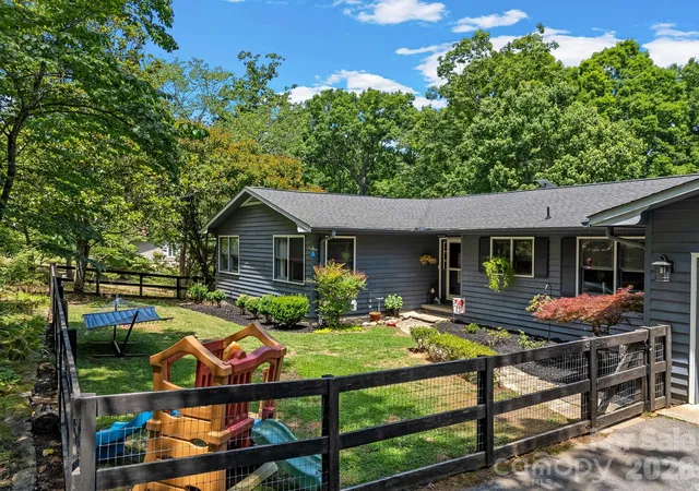 2nd image of 707 Dogwood Trl, Tryon, NC 28782 | MLS# 4383954