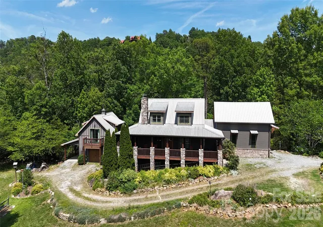 5th image of 301 Peaks Dr, Lake Lure, NC 28746 | MLS# 4383996