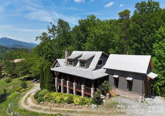 27th image of 301 Peaks Dr, Lake Lure, NC 28746 | MLS# 4383996