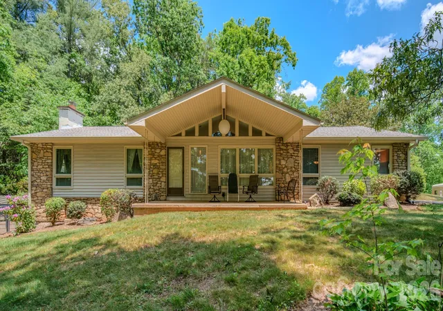 Photo 1 of Single family home for sale at 22 Tilson Trl, Asheville, NC 28805 | MLS# 4383997 | Listing updated on 2026-09-22