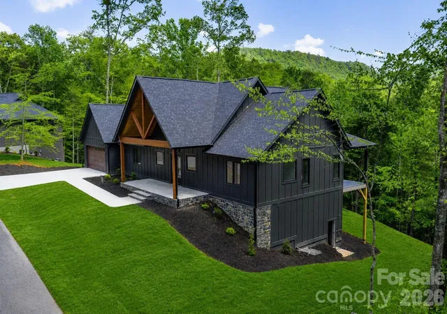 Homes for sale in Hendersonville, NC | 148 Reserve Wy, Hendersonville, NC 28739 | MLS# 4384004