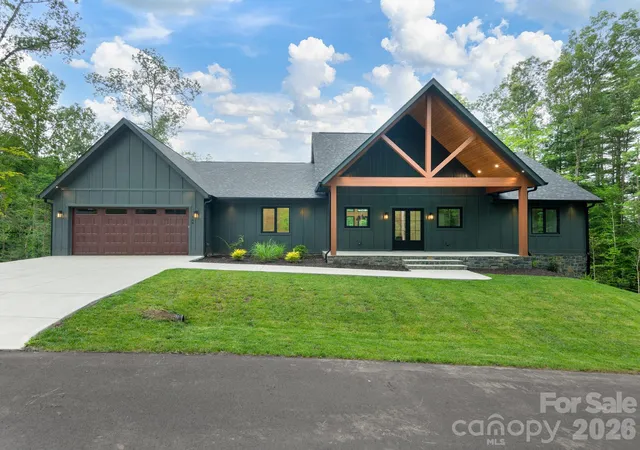 Photo 2 of Single family home for sale at 148 Reserve Way, Hendersonville, NC 28739 | MLS# 4384004 | Listing updated on 2026-09-29