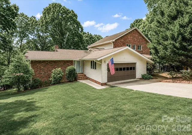 Photo 3 of Single family home for sale at 113 Tinker Pl, Troutman, NC 28166 | MLS# 4384005 | Listing updated on 2026-08-27