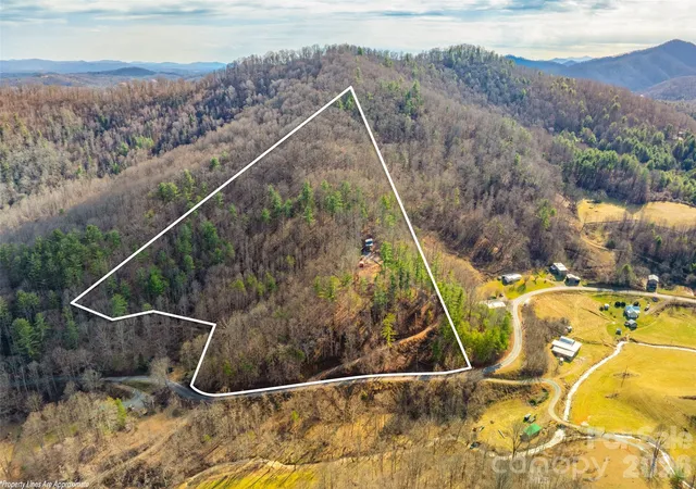 Photo 1 of Single family home for sale at 2504 Upper Paw Rd, Marshall, NC 28753 | MLS# 4384013 | Listing updated on 2026-09-21