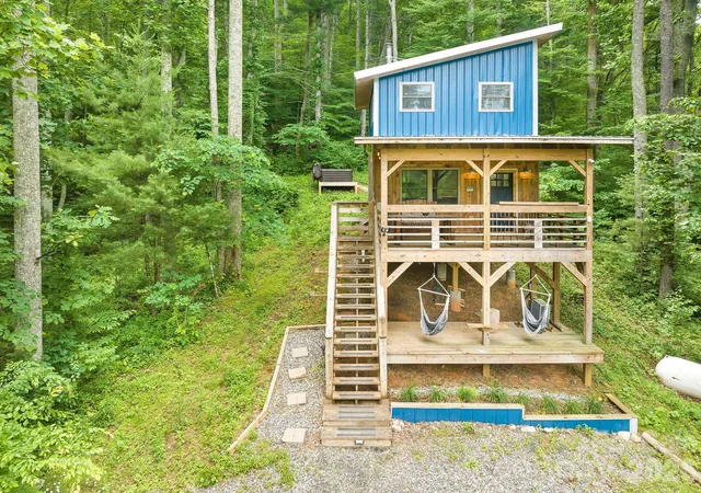 Photo 2 of Single family home for sale at 2504 Upper Paw Rd, Marshall, NC 28753 | MLS# 4384013 | Listing updated on 2026-09-21