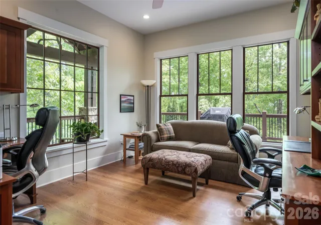 Photo 3 of Single family home for sale at 20 Higdon Ln, Fairview, NC 28730 | MLS# 4384089 | Listing updated on 2026-09-30