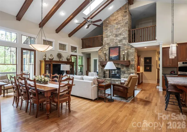 Photo 4 of Single family home for sale at 20 Higdon Ln, Fairview, NC 28730 | MLS# 4384089 | Listing updated on 2026-09-30