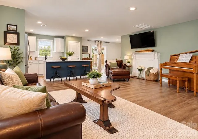 Photo 2 of Single family home for sale at 633 Mile Crk Rd, Edgemoor, SC 29712 | MLS# 4384110 | Listing updated on 2026-10-05