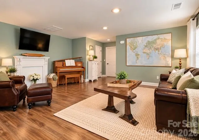 Photo 3 of Single family home for sale at 633 Mile Crk Rd, Edgemoor, SC 29712 | MLS# 4384110 | Listing updated on 2026-10-05