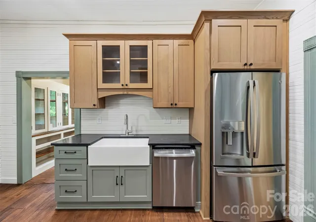 Photo 3 of Single family home for sale at 201 Maple St, Shelby, NC 28150 | MLS# 4384170 | Listing updated on 2026-08-07